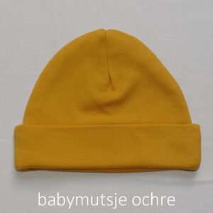 babymutsje ochre