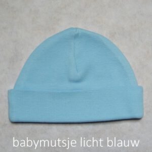 babymutsje licht blauw